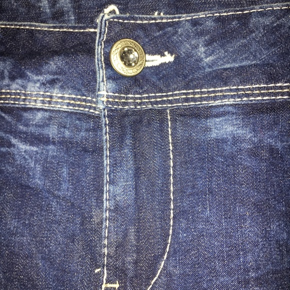 Stone washed denim shorts - Picture 2 of 5